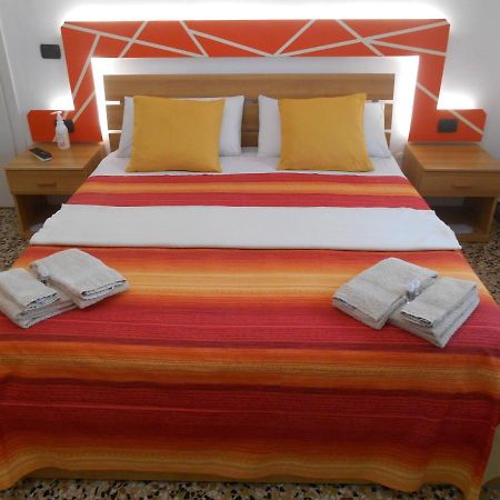 Le Rose Malpensa Bed and Breakfast Busto Arsizio Eksteriør billede