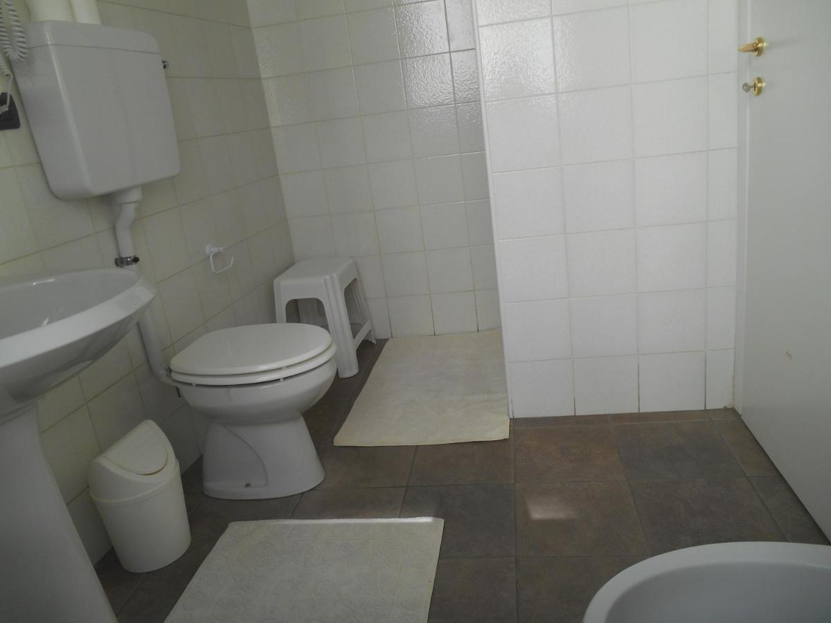 Le Rose Malpensa Bed and Breakfast Busto Arsizio Eksteriør billede