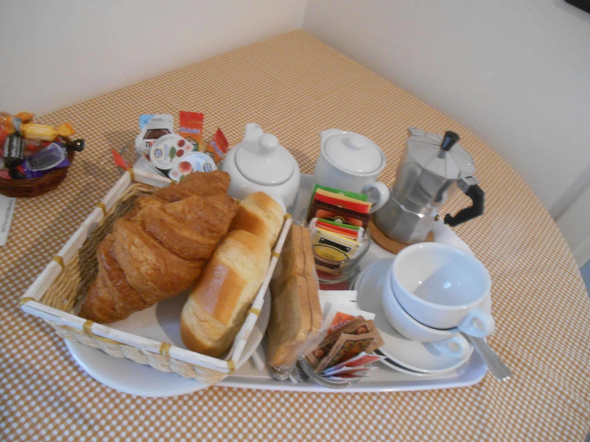 Le Rose Malpensa Bed and Breakfast Busto Arsizio Eksteriør billede