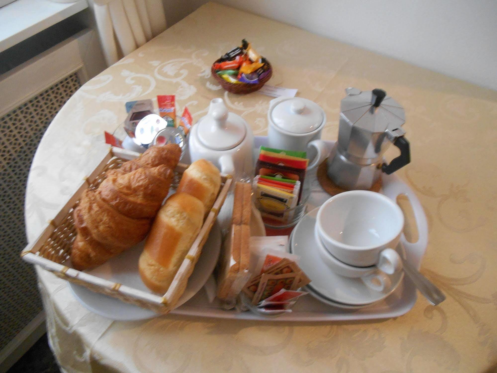 Le Rose Malpensa Bed and Breakfast Busto Arsizio Eksteriør billede