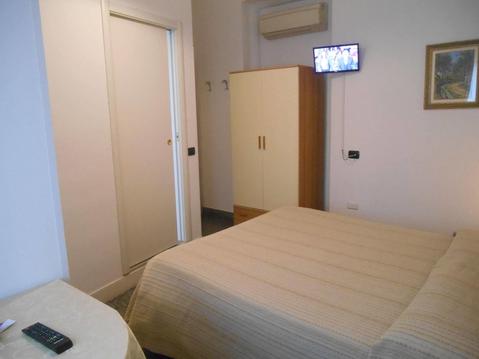 Le Rose Malpensa Bed and Breakfast Busto Arsizio Eksteriør billede